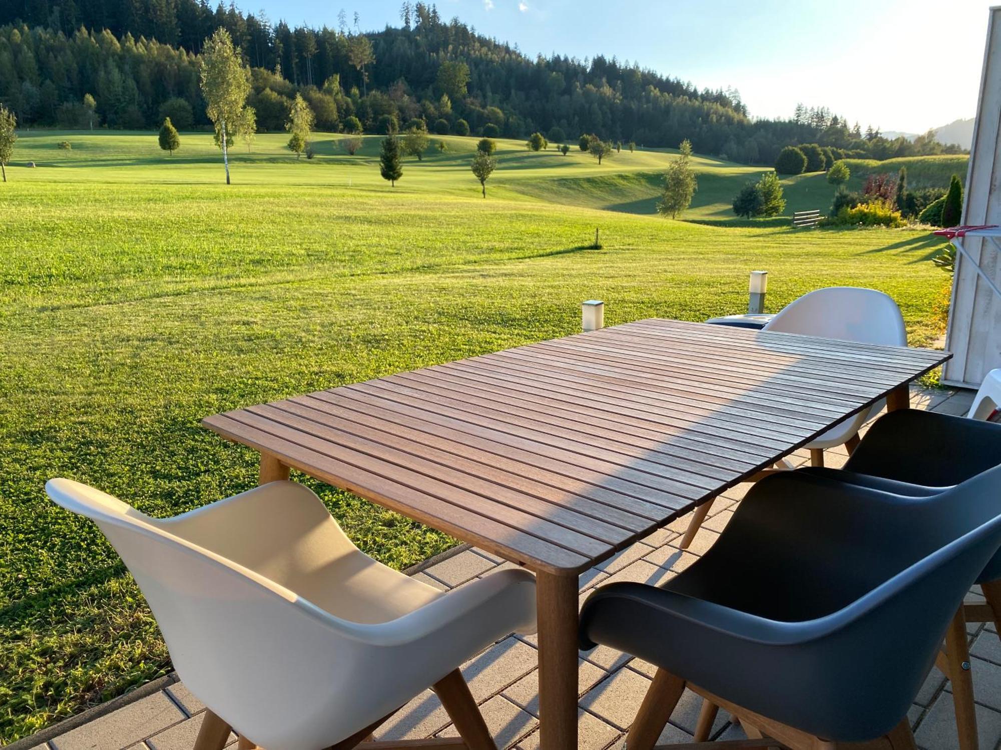 Golf Residenz Längsee Sankt Georgen am Längsee Exterior foto